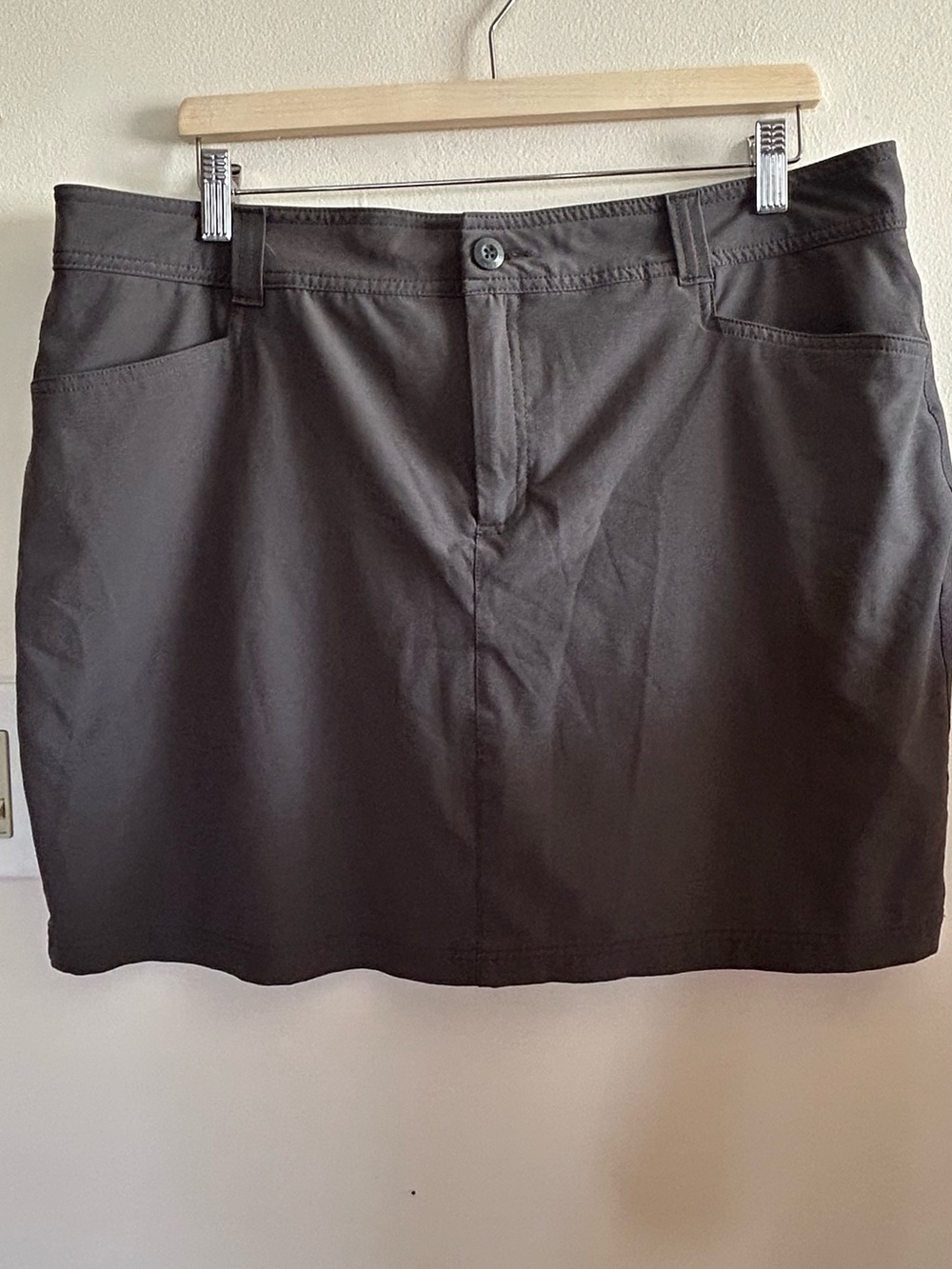 Eddie Bauer Dark Grey Women's Skort Size 16